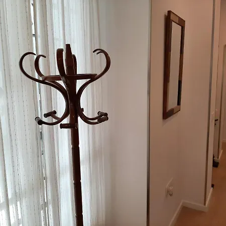 公寓 Cozy In With Terrace