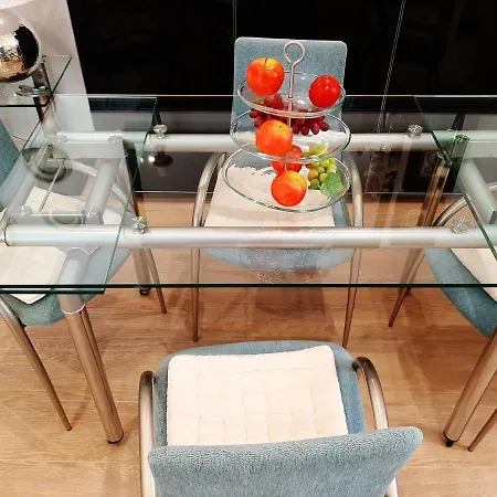 Cozy In With Terrace 公寓