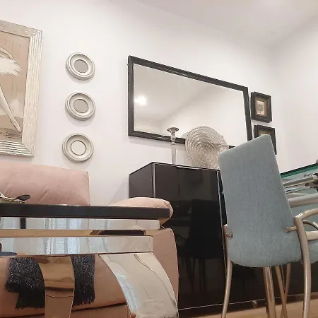Cozy In With Terrace Apartament *