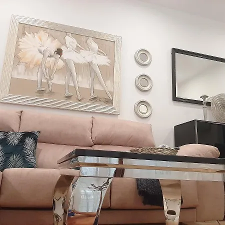 公寓 Cozy In With Terrace *