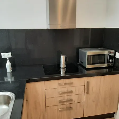 Cozy In With Terrace Apartament *