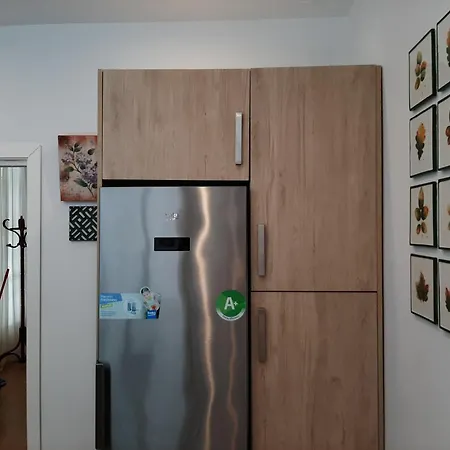 Cozy In With Terrace Apartament *