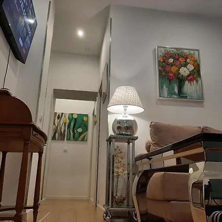 Cozy In With Terrace Apartament *